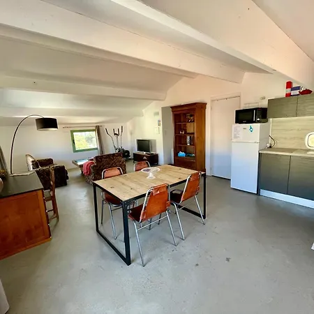 Antonia 2 Mansarde Acces Piscine Commune Centre Apartment Calvi (Corsica)