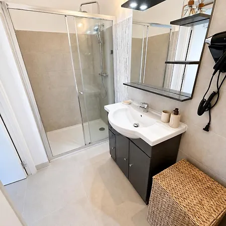Antonia-appartement 2 Mansarde Acces Piscine Commune Centre Apartament Calvi (Corsica)
